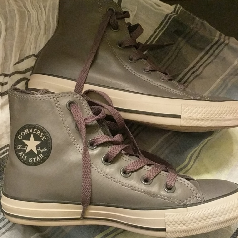 Unisex Converse sneakers